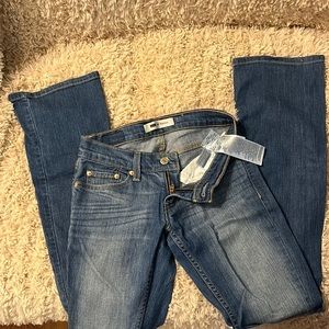 Levi’s 524  low waist flare jeans light wash, super soft stretch jean size 0